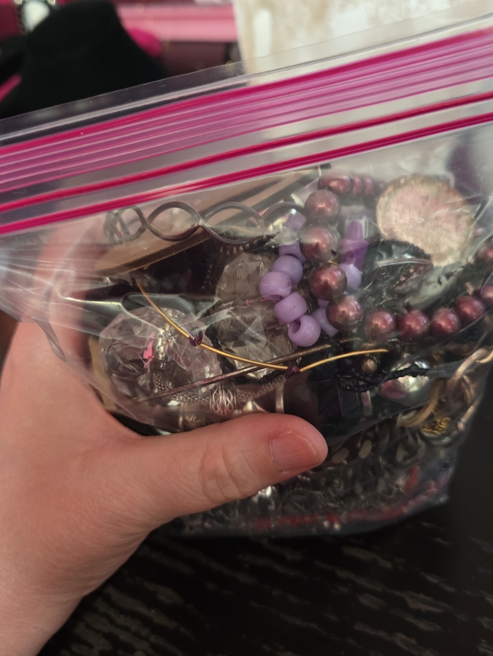 Junk Craft Broken Jewelry Bundle Purp8723 2.15 Lbs - Picture 6 of 6